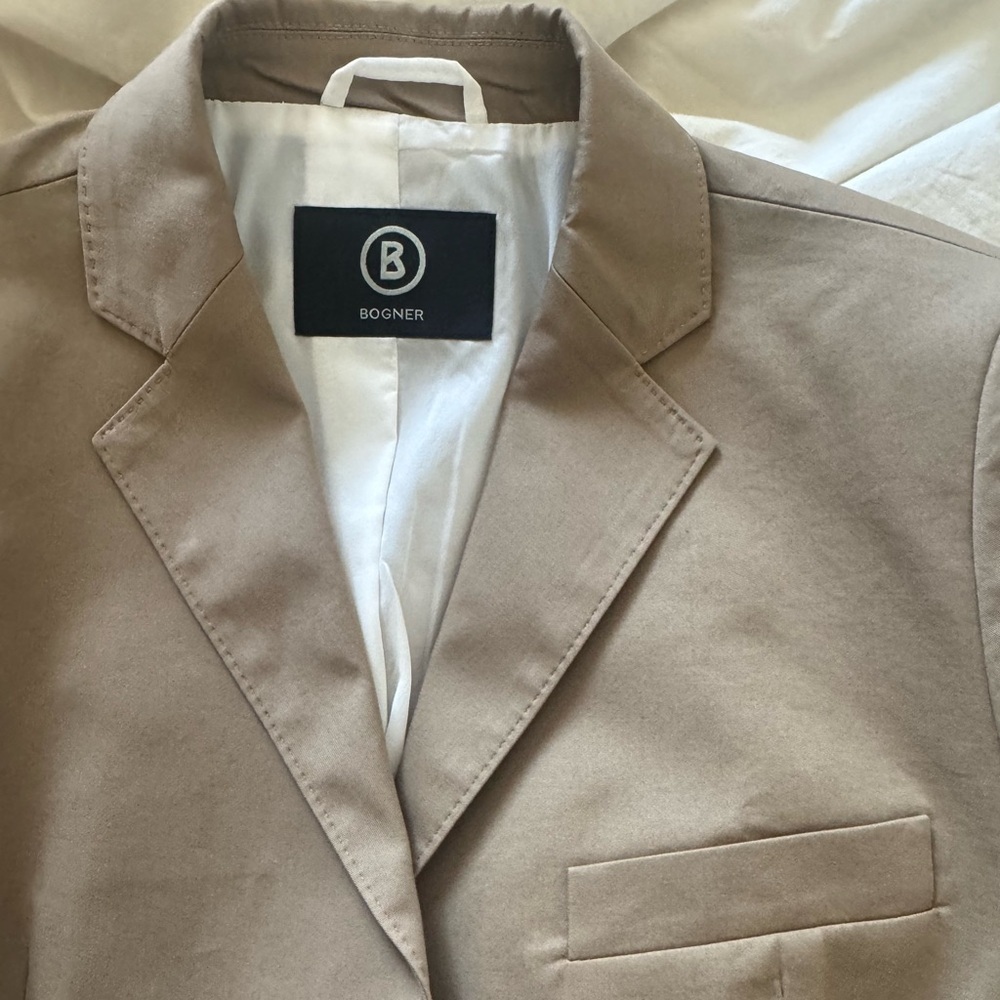 Bogner Taupe-Tan Blazer Size 8 - Picture 3 of 10